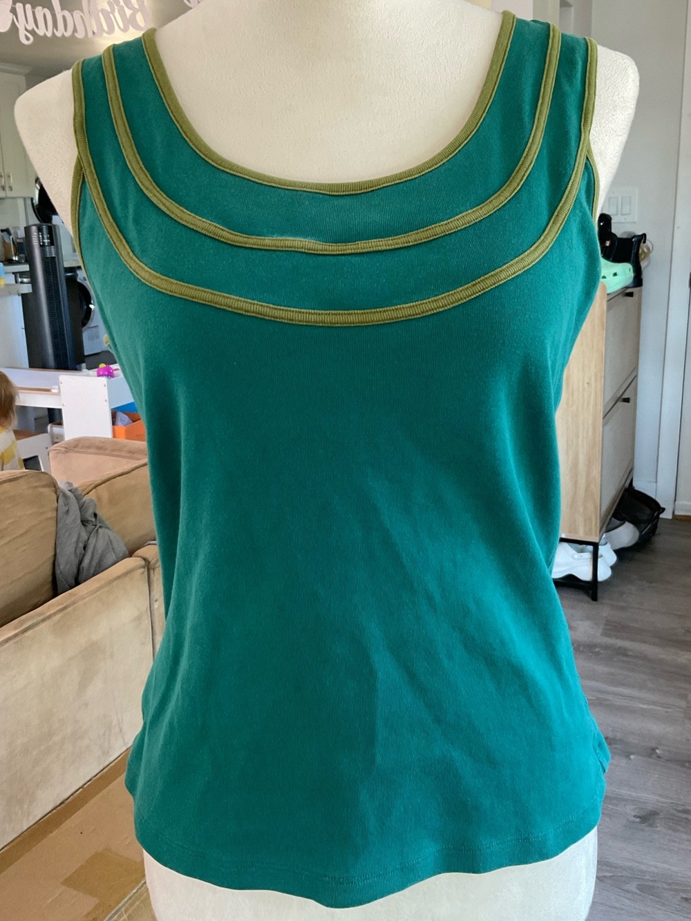 🍸Anthropologie MOTH Green Tiered Trim Scoop Neck Cotton Tank Top Size L